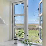 Дом отдыха Gorgeous In With Kitchen *