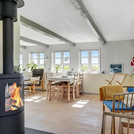 Holiday home Gorgeous In With Kitchen