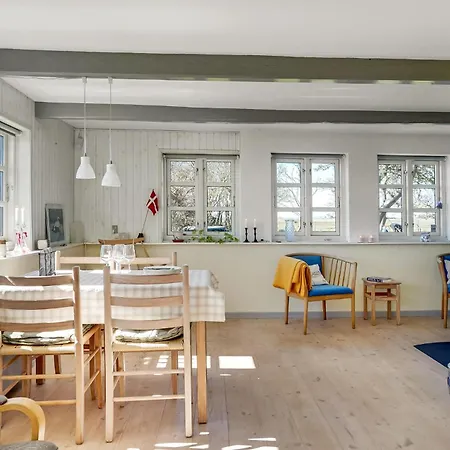 Gorgeous In With Kitchen Holiday home