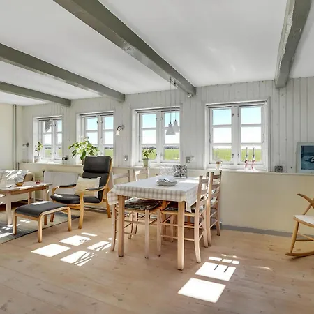 Gorgeous In With Kitchen Holiday home *