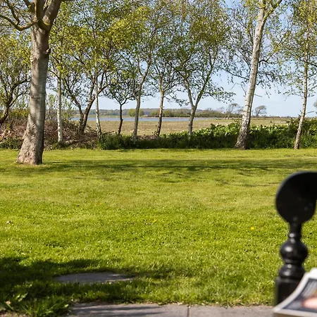 Gorgeous In With Kitchen 度假居