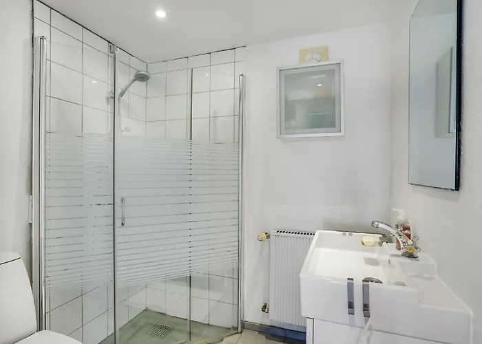 Gorgeous In With Kitchen