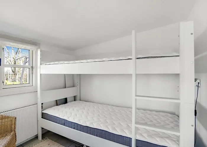 Vakantiehuis Gorgeous In With Kitchen